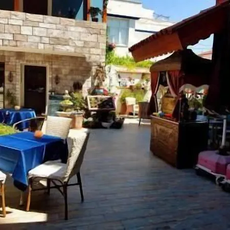 B&B Mai̇ Çeşme