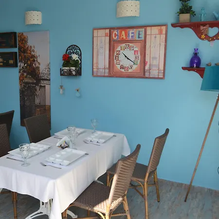 Couette-café Mai̇ Çeşme