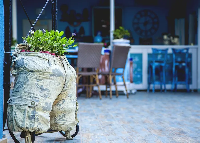 Mai̇ Bed & Breakfast